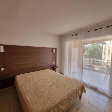 T3 Climatise Avec Piscine, Terrasse Et Parking Prive A 100m De La D'argeles-sur-mer - Fr-1-388-204