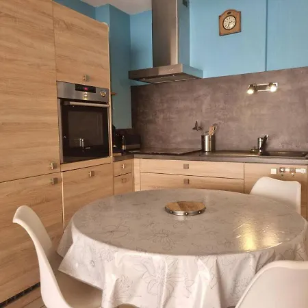 T3 Climatise Avec Piscine, Terrasse Et Parking Prive A 100m De La D'argeles-sur-mer - Fr-1-388-204 Апартаменты *