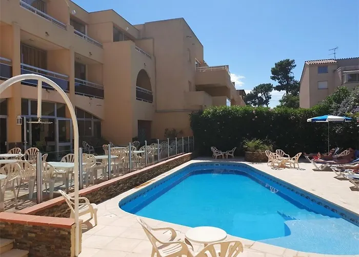 T3 Climatise Avec Piscine, Terrasse Et Parking Prive A 100m De La D'argeles-sur-mer - Fr-1-388-204